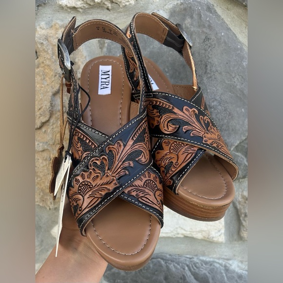MYRA Hand Tooled Leather Wedge Sandals Size 8 Western Boho Cowgirl Rodeo Concert - Picture 4 of 7